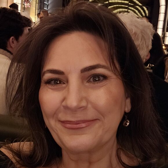 Meet your Posher, Carmela - Picture 1 of 1